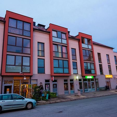 Apartments And Studios Perunika Moravske-Toplice Eksteriør bilde
