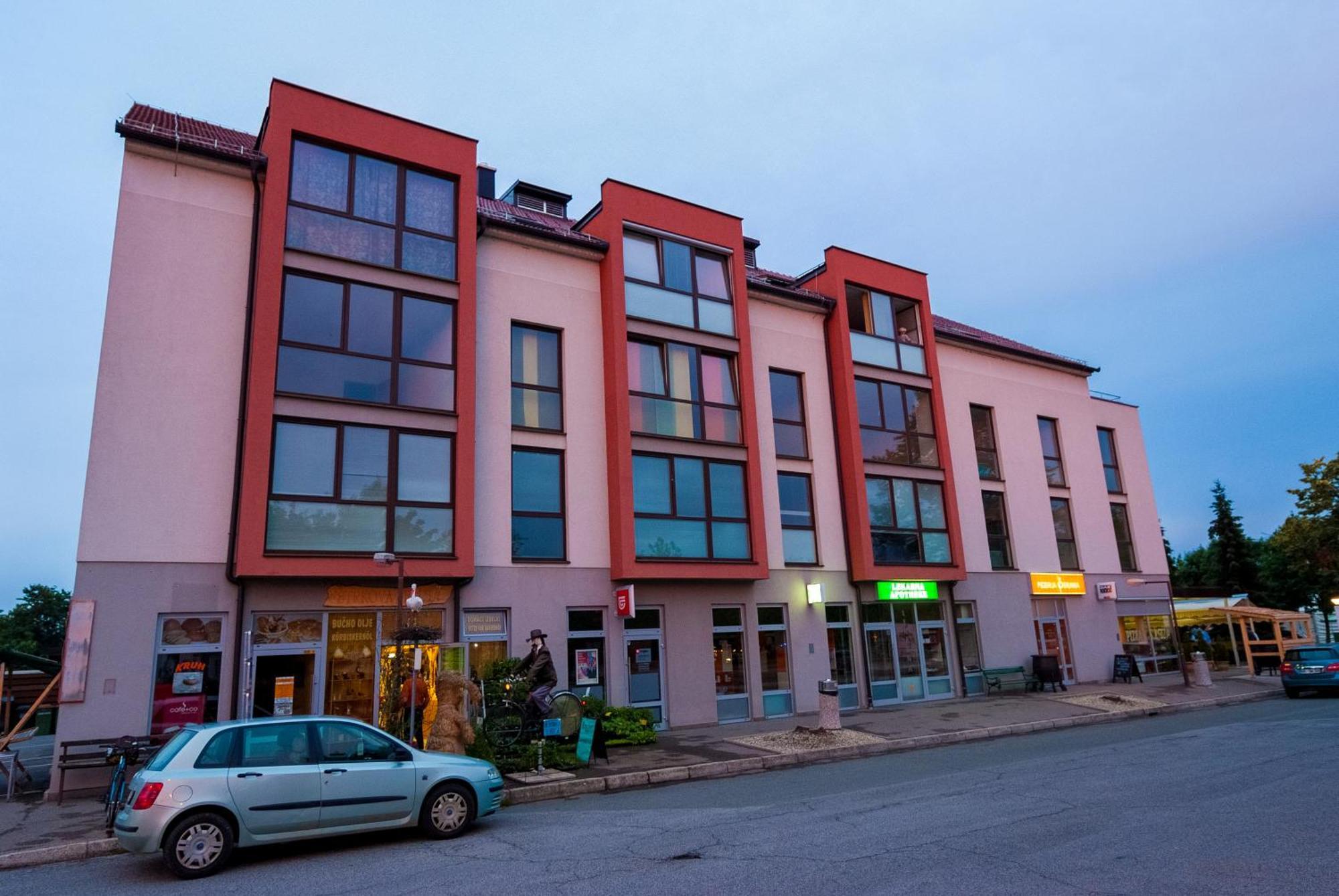 Apartments And Studios Perunika Moravske-Toplice Eksteriør bilde