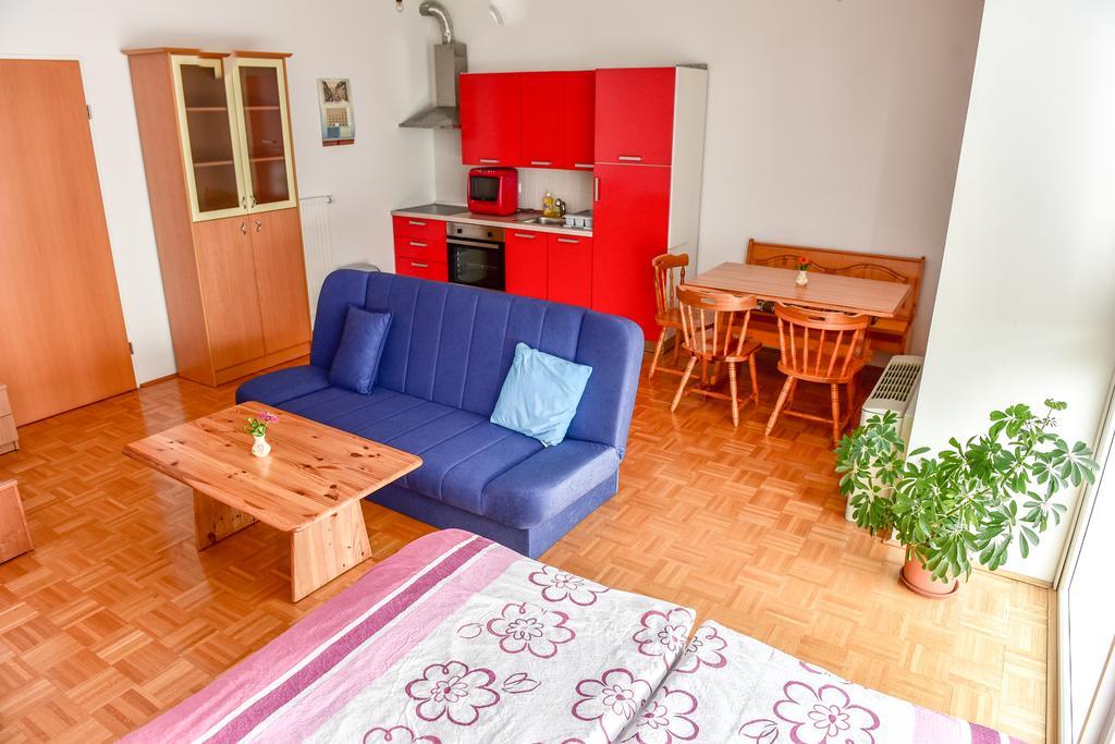 Apartments And Studios Perunika Moravske-Toplice Eksteriør bilde