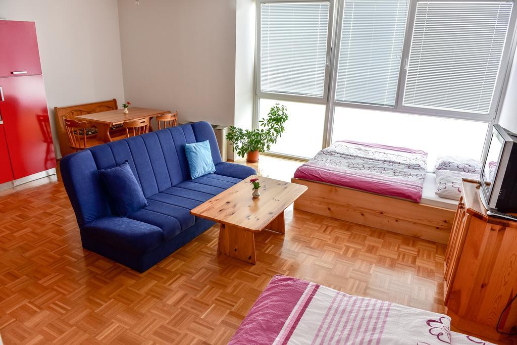 Apartments And Studios Perunika Moravske-Toplice Eksteriør bilde